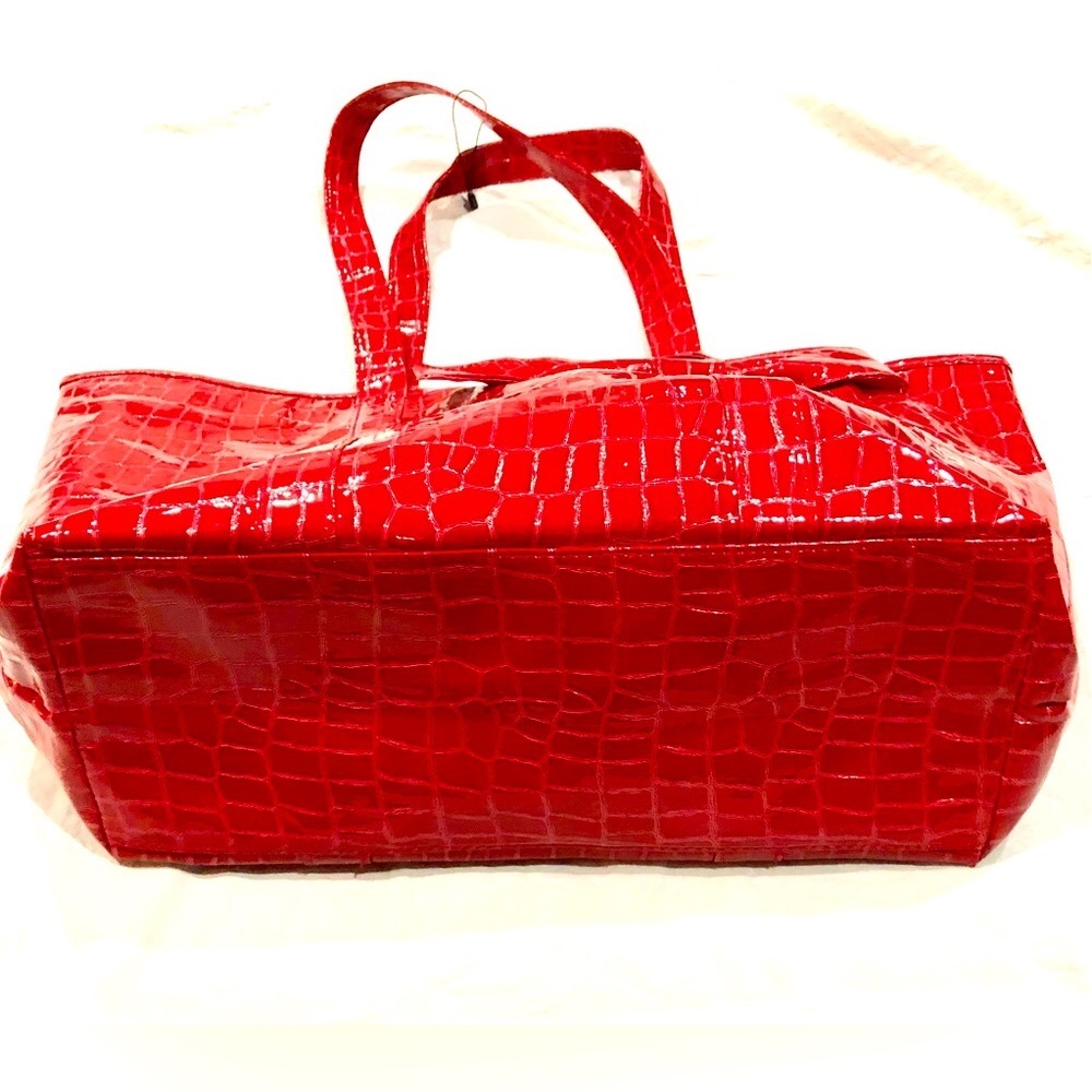🦋WALT DISNEY WORLD Disneyland Resort large red tote size 21x15 NWOT - Picture 4 of 11